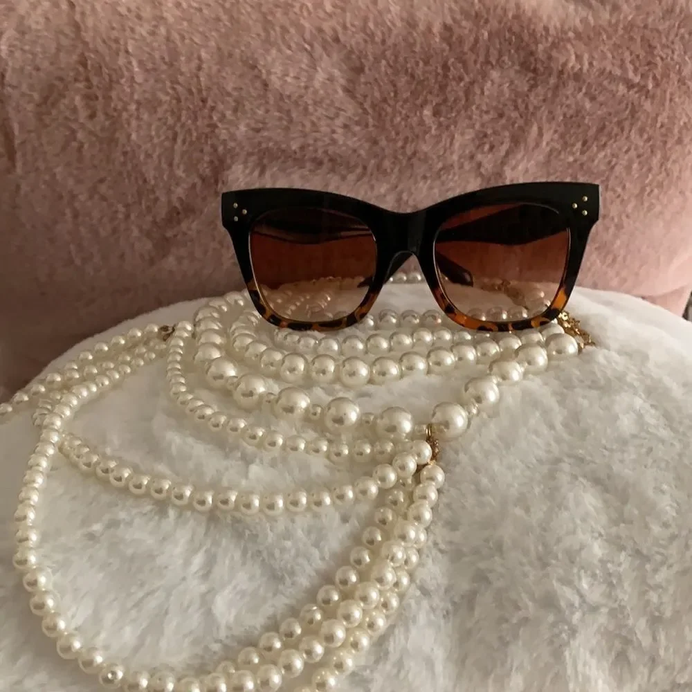 🕶 2 for $20 Fashion Black and Leopard Sunglasses - Picture 3 of 5